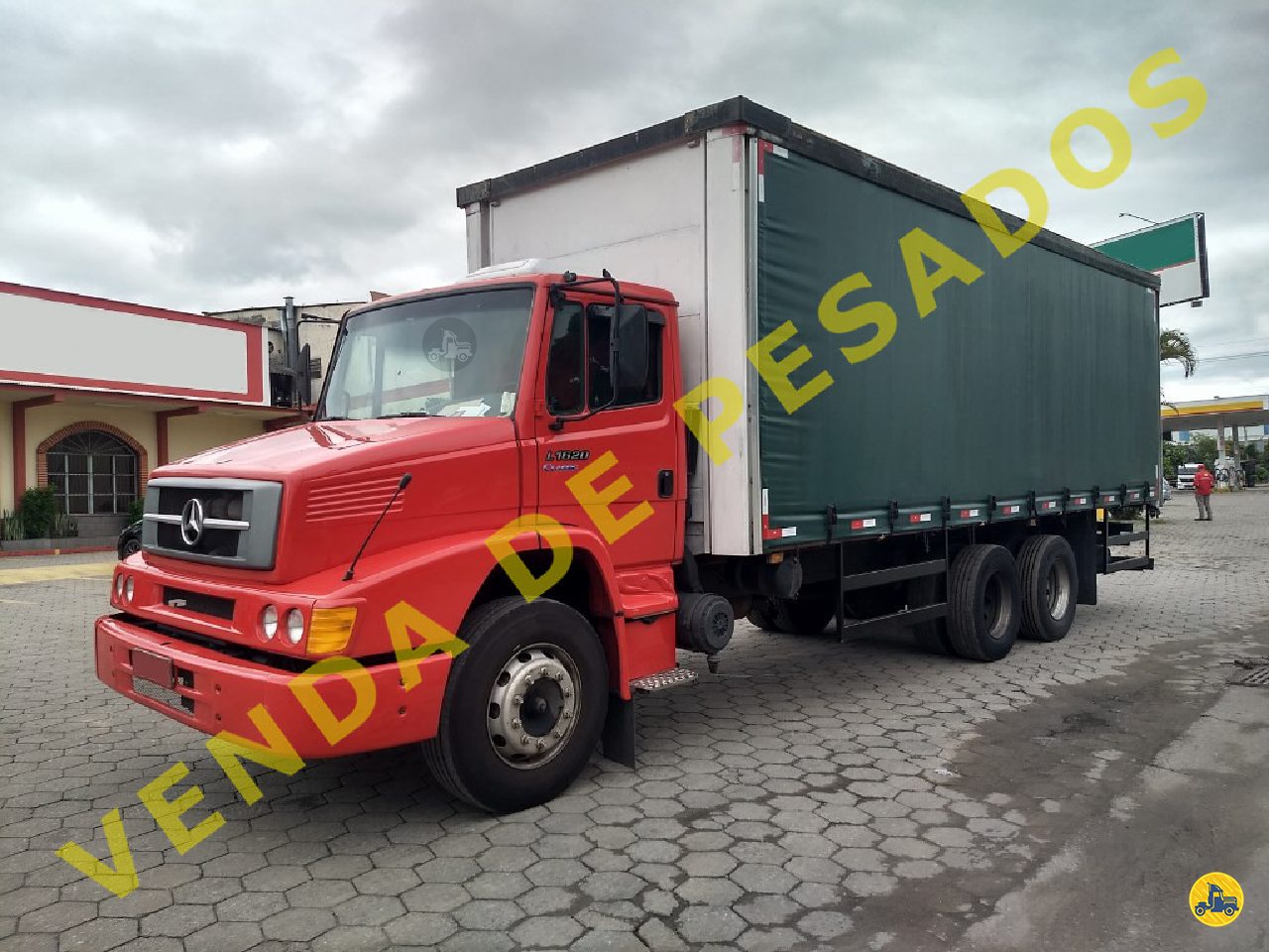 CAMINHAO MERCEDES-BENZ MB 1620 Baú Sider Truck 6x2 Venda de Pesados SAO JOSE DOS CAMPOS SÃO PAULO SP